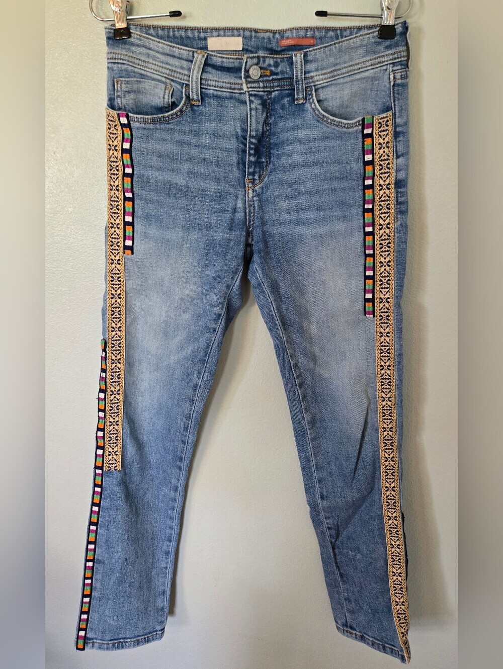 Pilcro Anthropologie | Embroidered Slim Boyfriend Crop Jeans Size 26